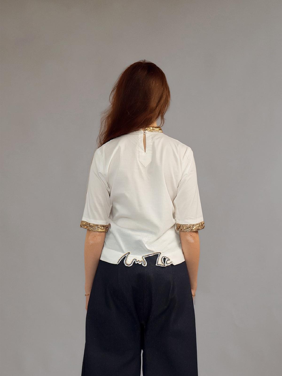 Aks | Whispered Reflections